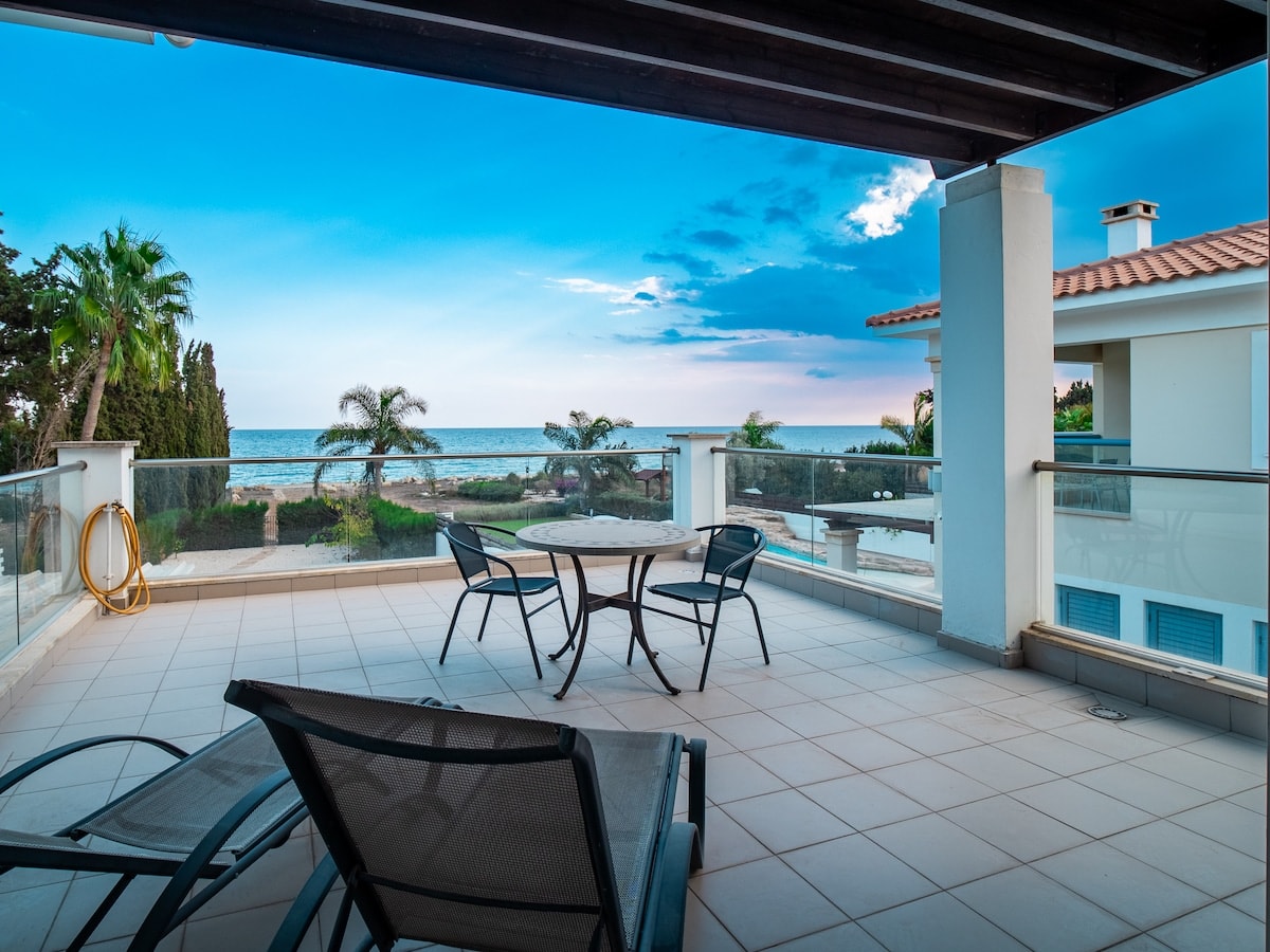 Family Holiday Beachfront Villa Perivolia